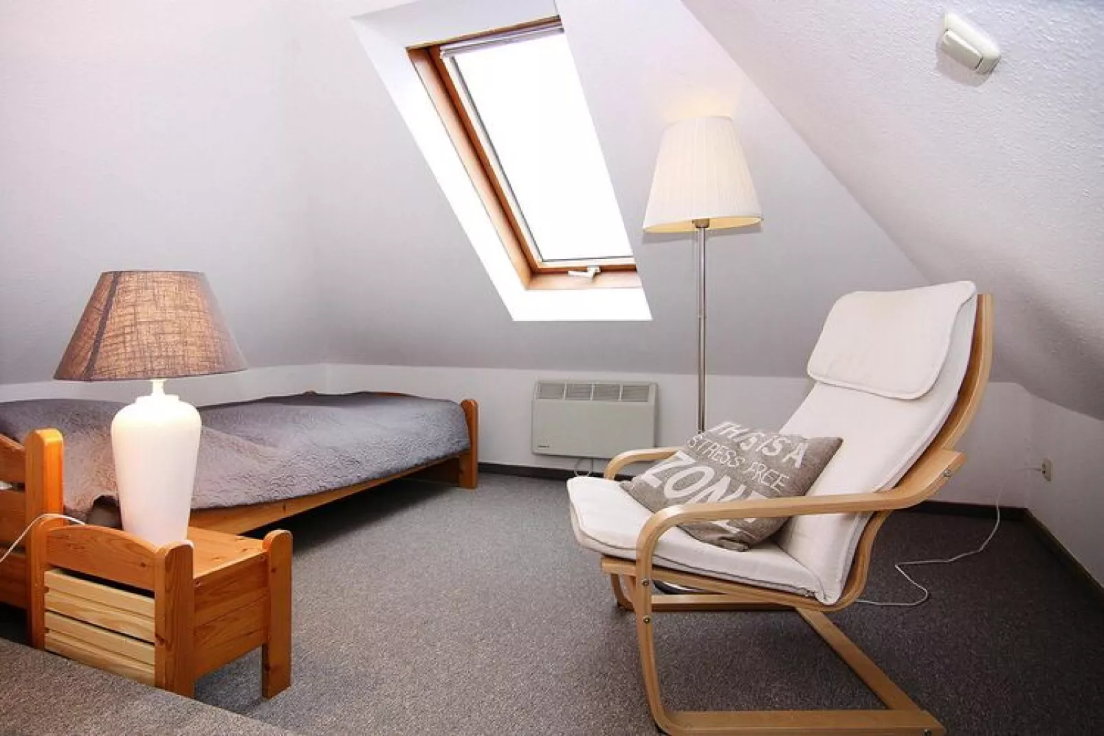 4-Raum über 2 Etagen / 105 m² / W 56b DG 7 P-Bedroom