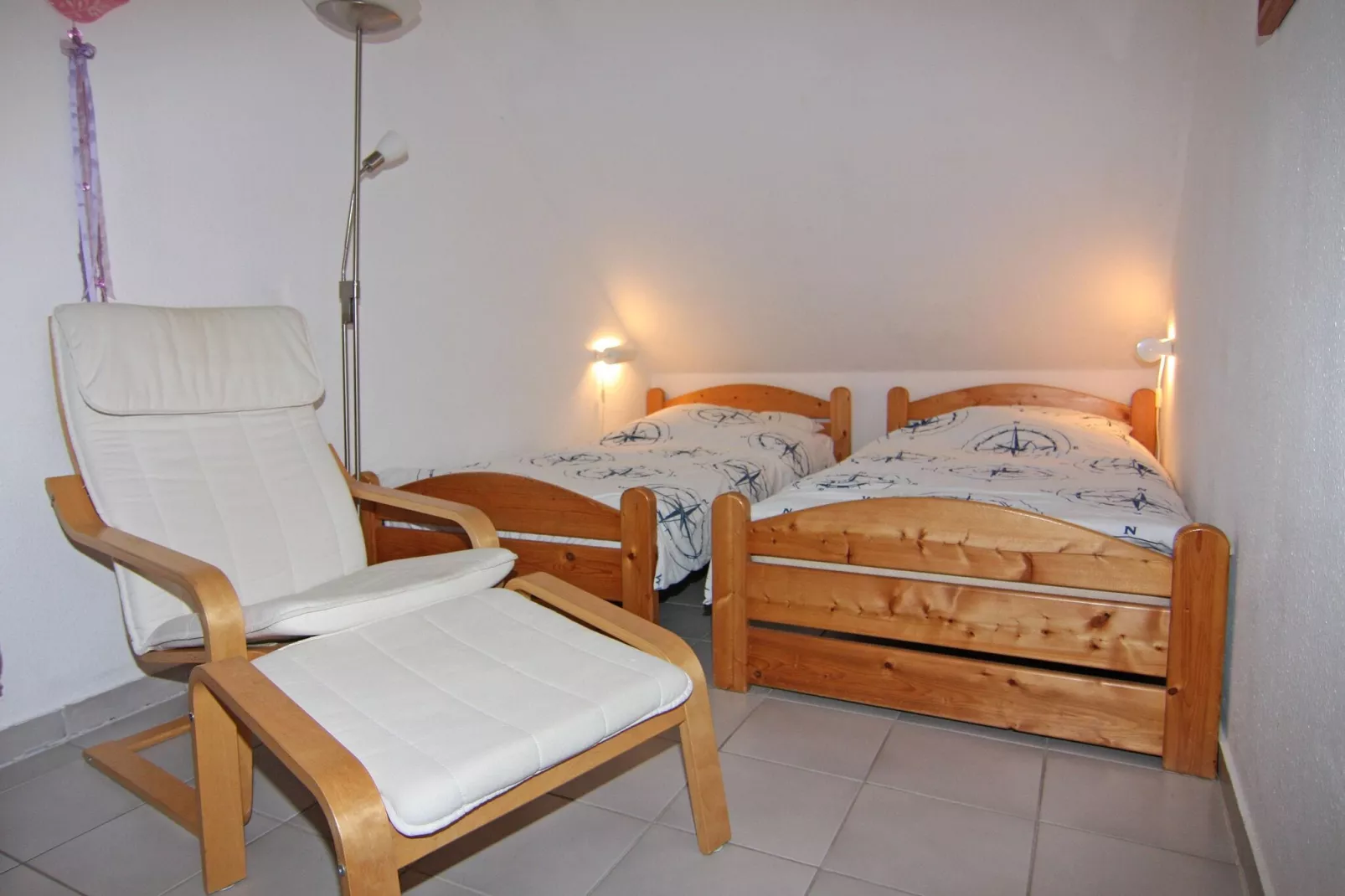 4-Raum über 2 Etagen / 105 m² / W 56b DG 7 P-Bedroom