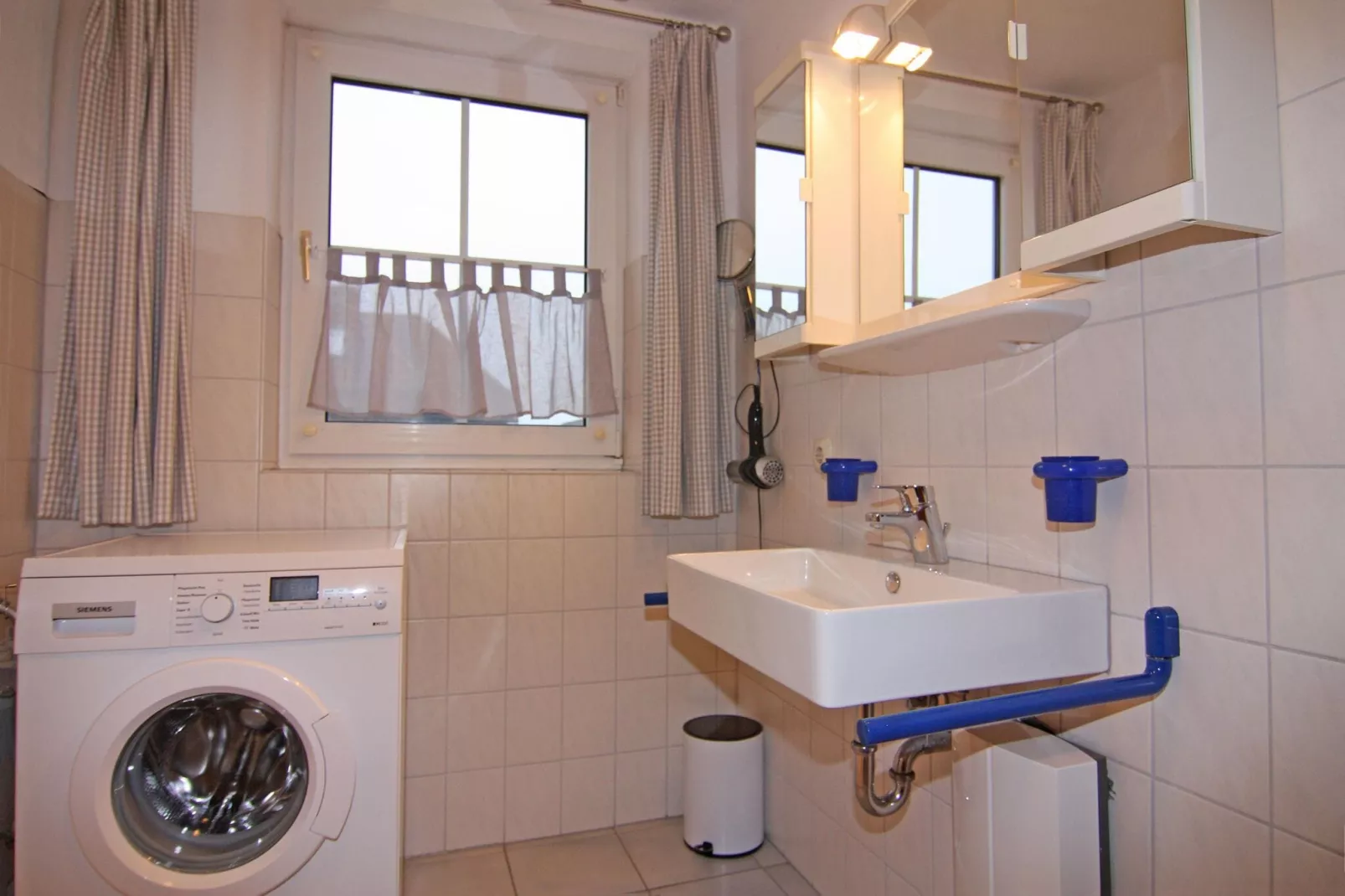 4-Raum über 2 Etagen / 105 m² / W 56b DG 7 P-Bathroom