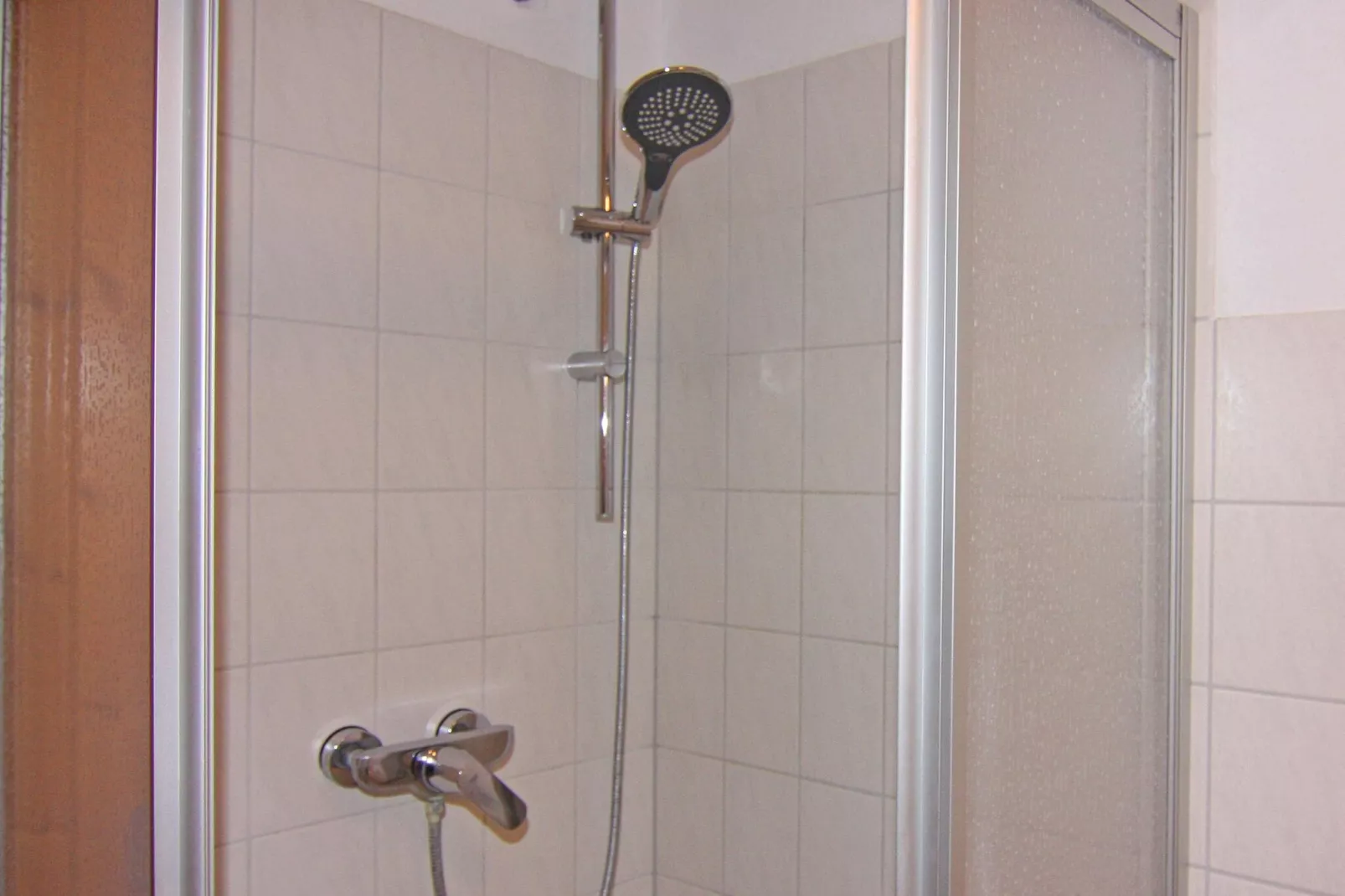4-Raum über 2 Etagen / 105 m² / W 56b DG 7 P-Bathroom