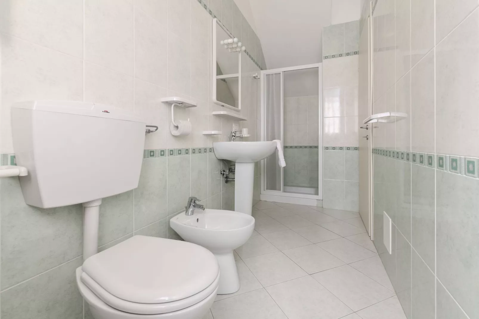 Adriatico Deluxe-Bathroom
