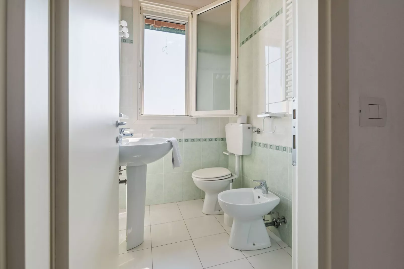 Adriatico Deluxe-Bathroom