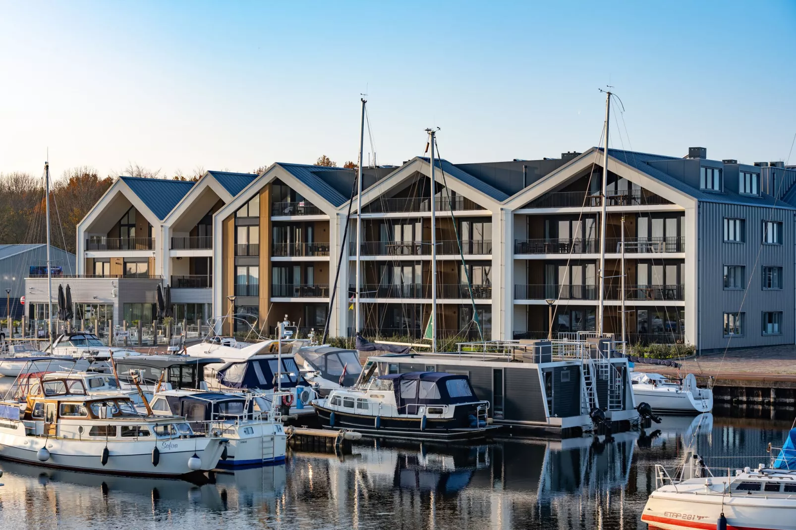 Harbour Loft 2i Résidence Marina polderzijde-Exterior summer