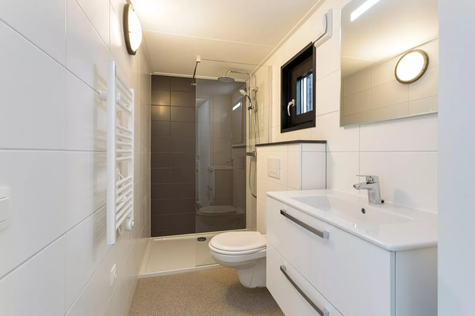 Lakeside Resort Brielle 6-Bathroom