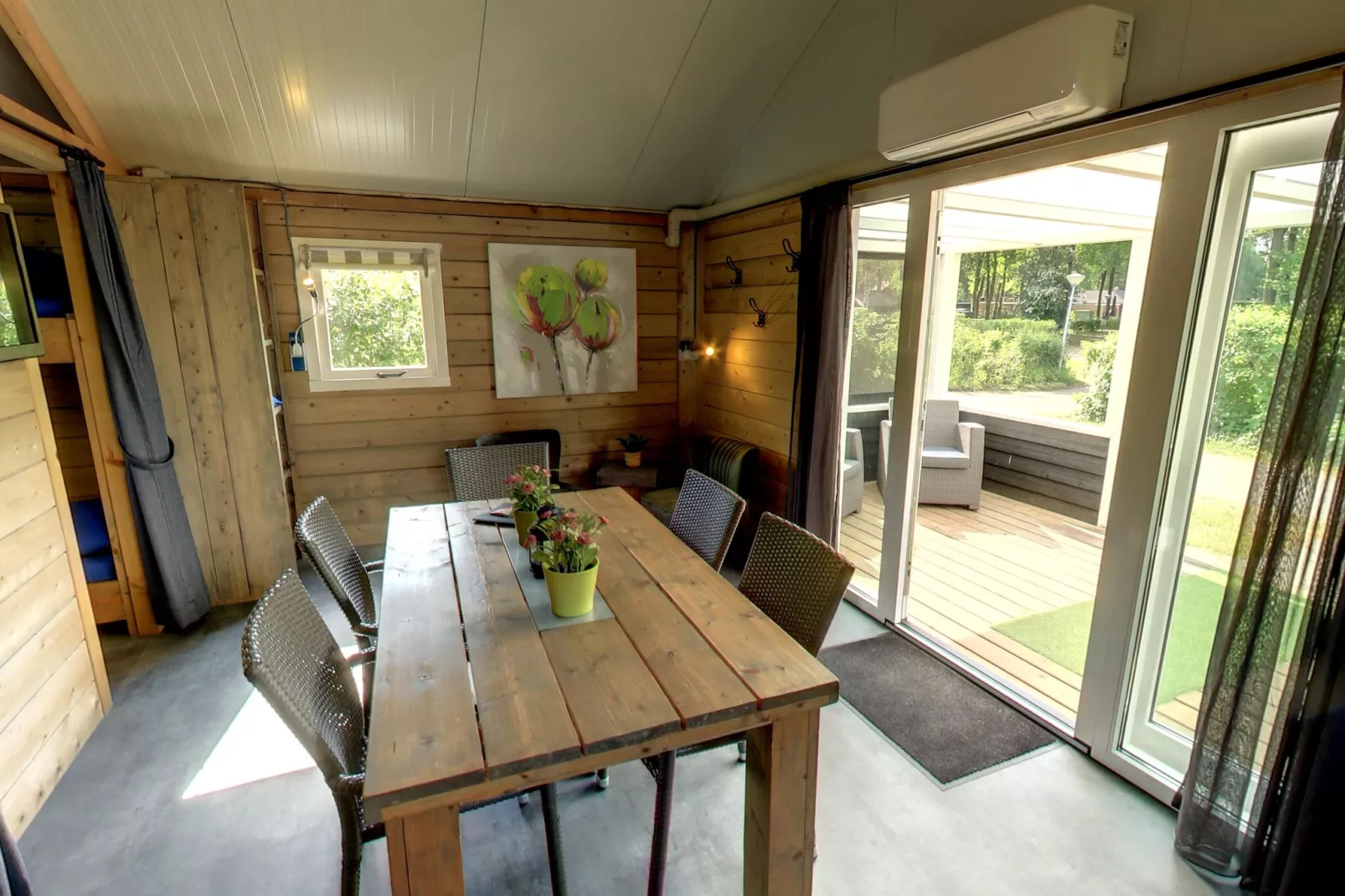 Vakantiepark de Vossenburcht 4-Dining room