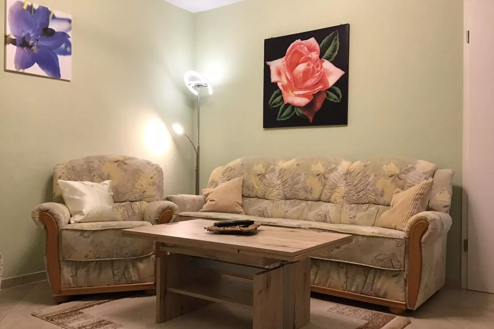 DHH 40 qm-Living room