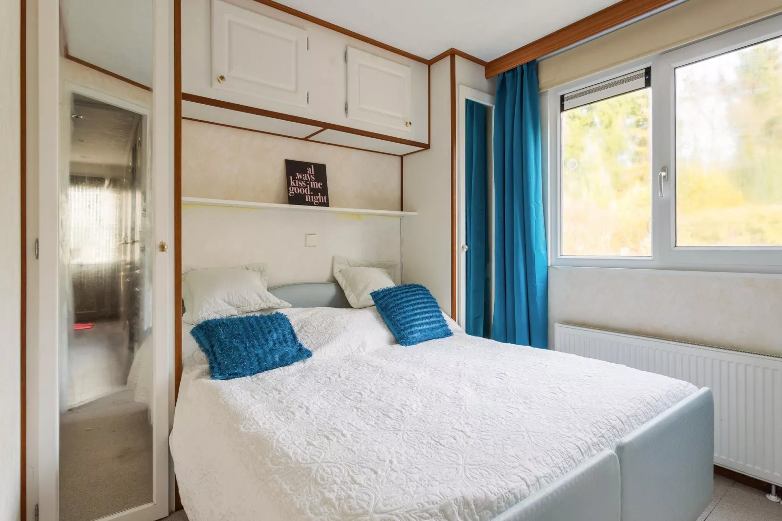 Flo's Home-Bedroom