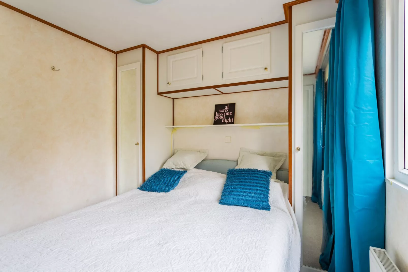 Flo's Home-Bedroom