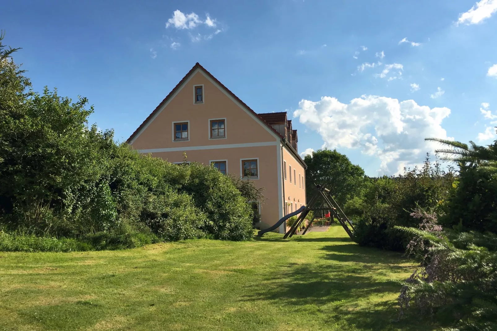 Blumenhof-Exterior summer