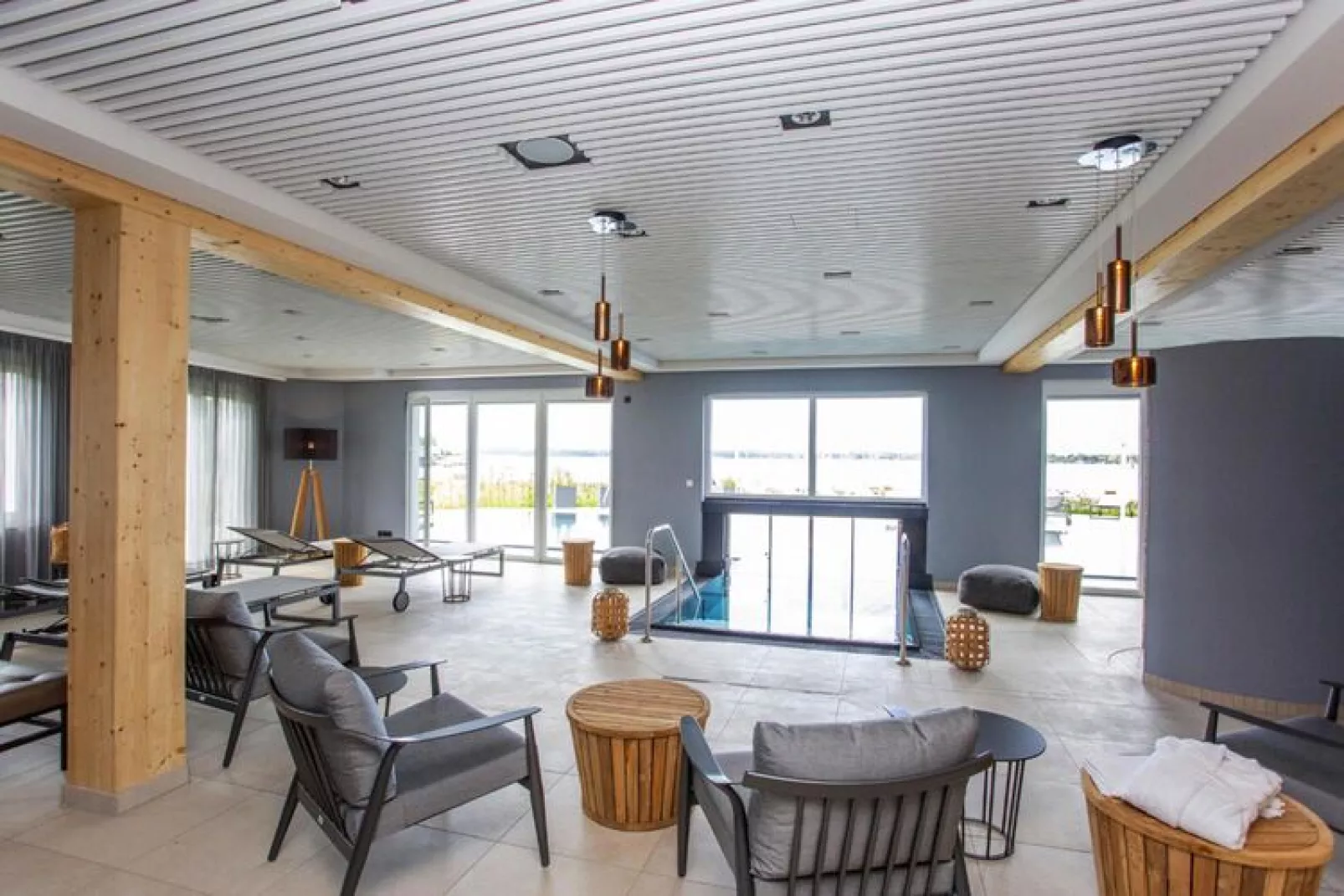 Apartments im MAREMÜRITZ Yachthafen Resort & Spa / Fortuna Suite Müritzblick 3 Personen-Installations du parc