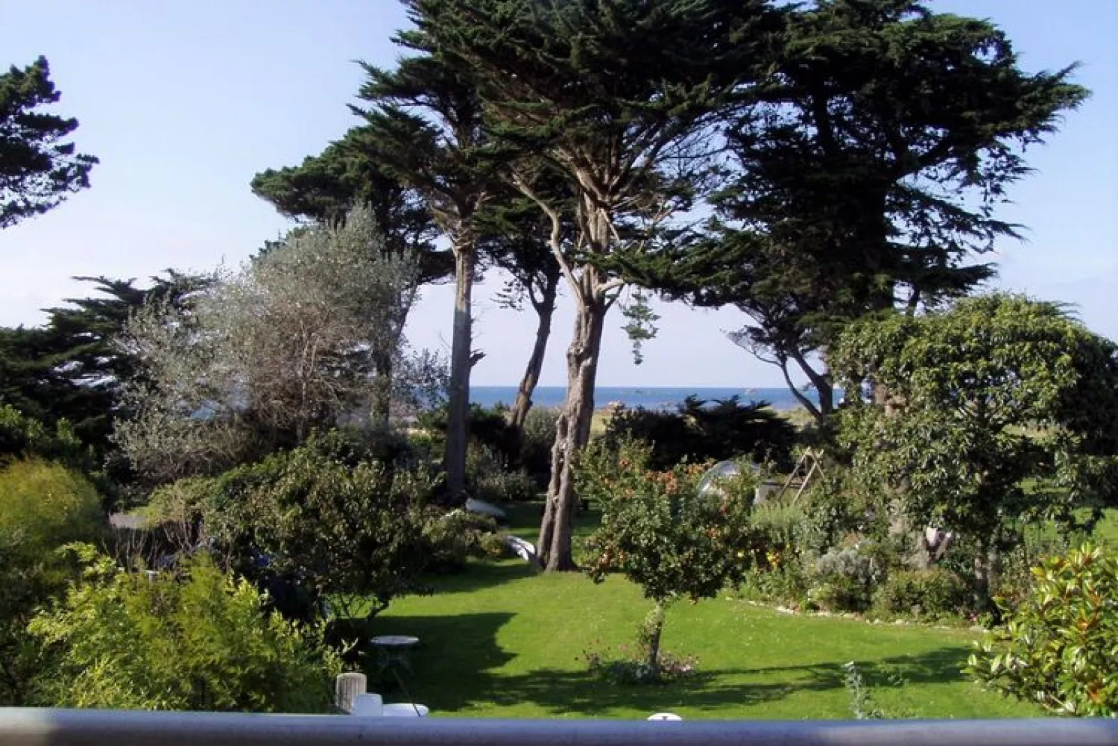 Appartement Port-Blanc-Jardin d'été
