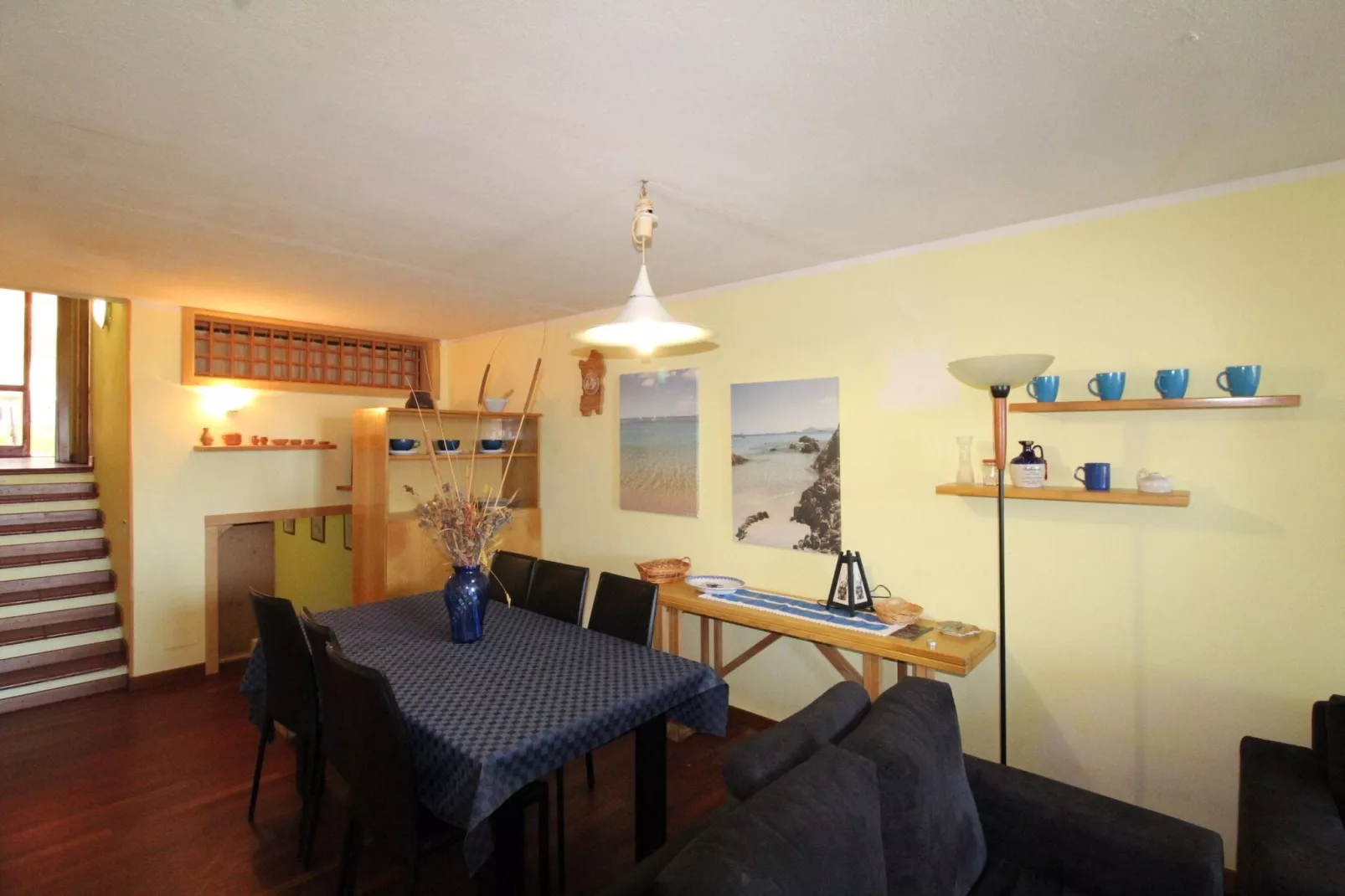 Tanca Manna Vierraumapartment-Dining room