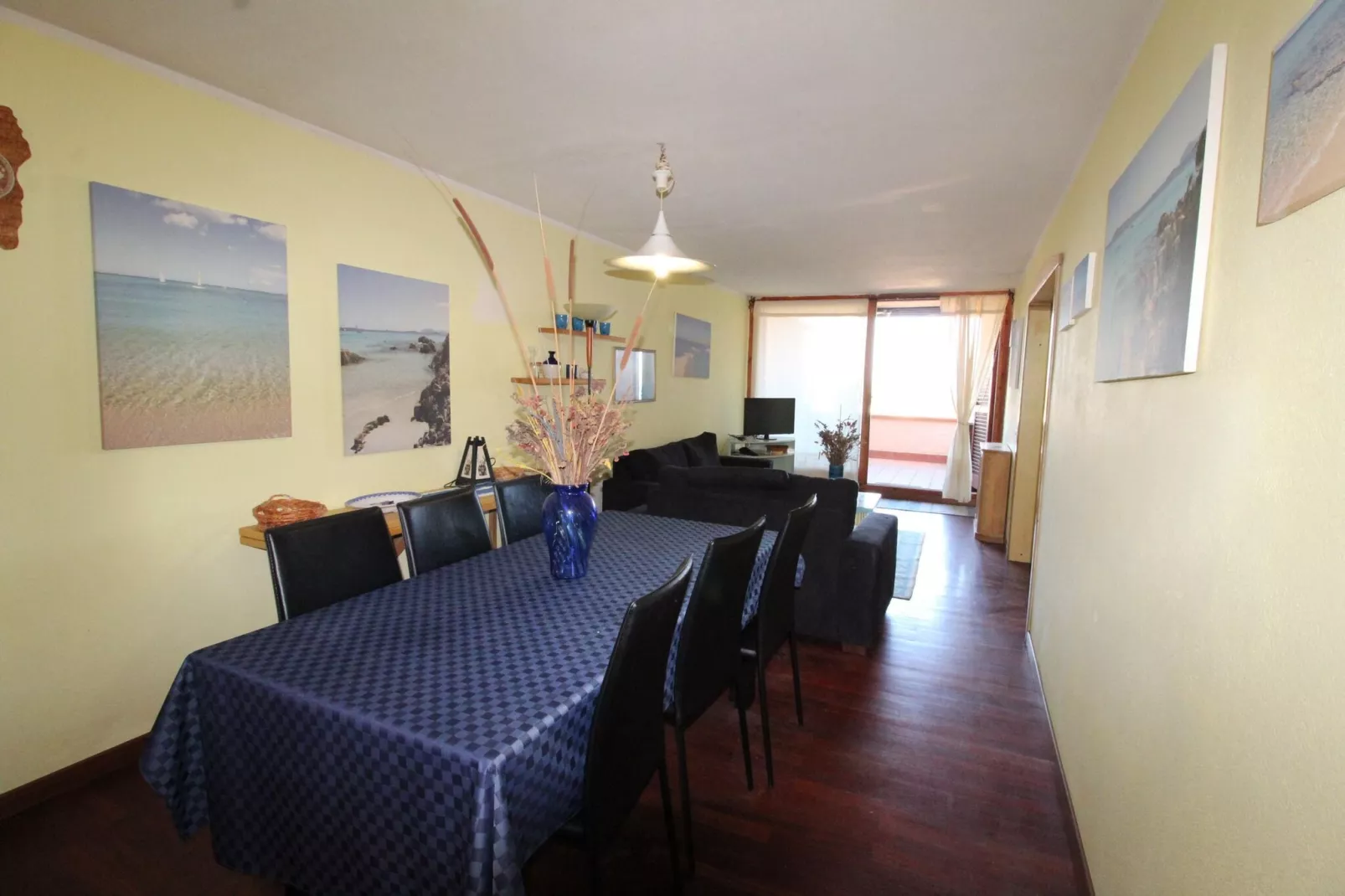 Tanca Manna Vierraumapartment-Dining room