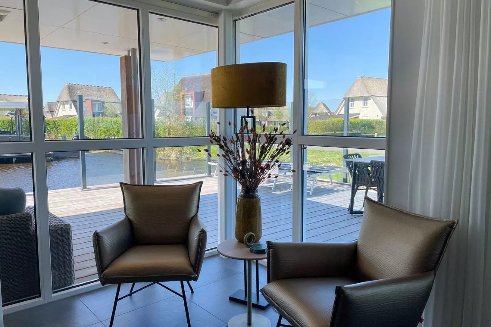 Friese Meren Villa's 20-Living room