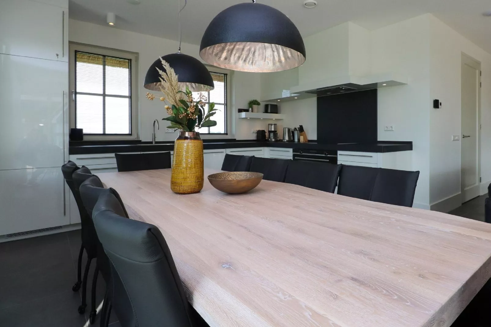 Friese Meren Villa's 20-Dining room