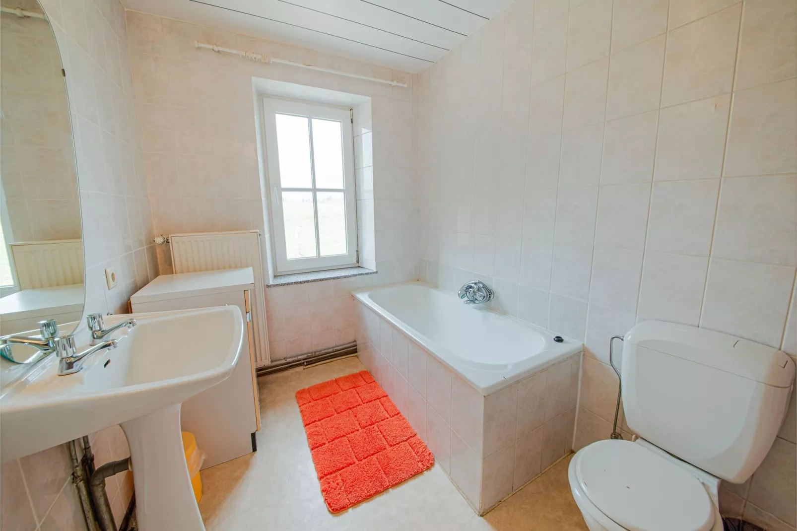 A Tchappe Mele-Bathroom