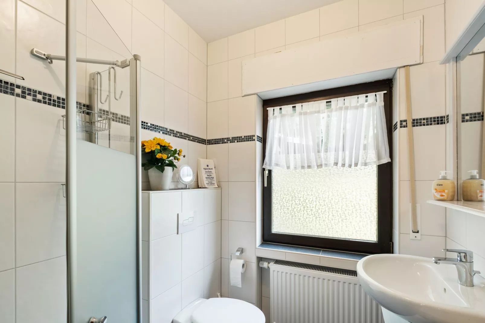 Eifel-Ferienhaus Rita Romag-Badezimmer