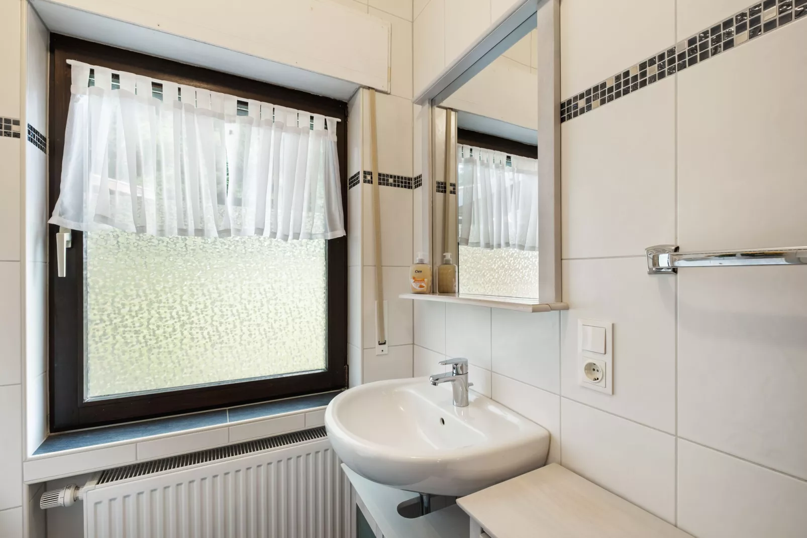 Eifel-Ferienhaus Rita Romag-Badezimmer