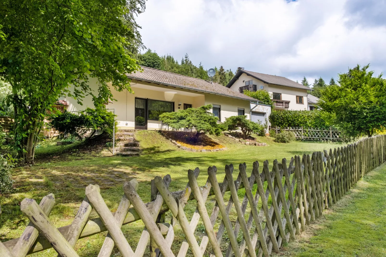 Eifel-Ferienhaus Rita Romag-Gärten Sommer