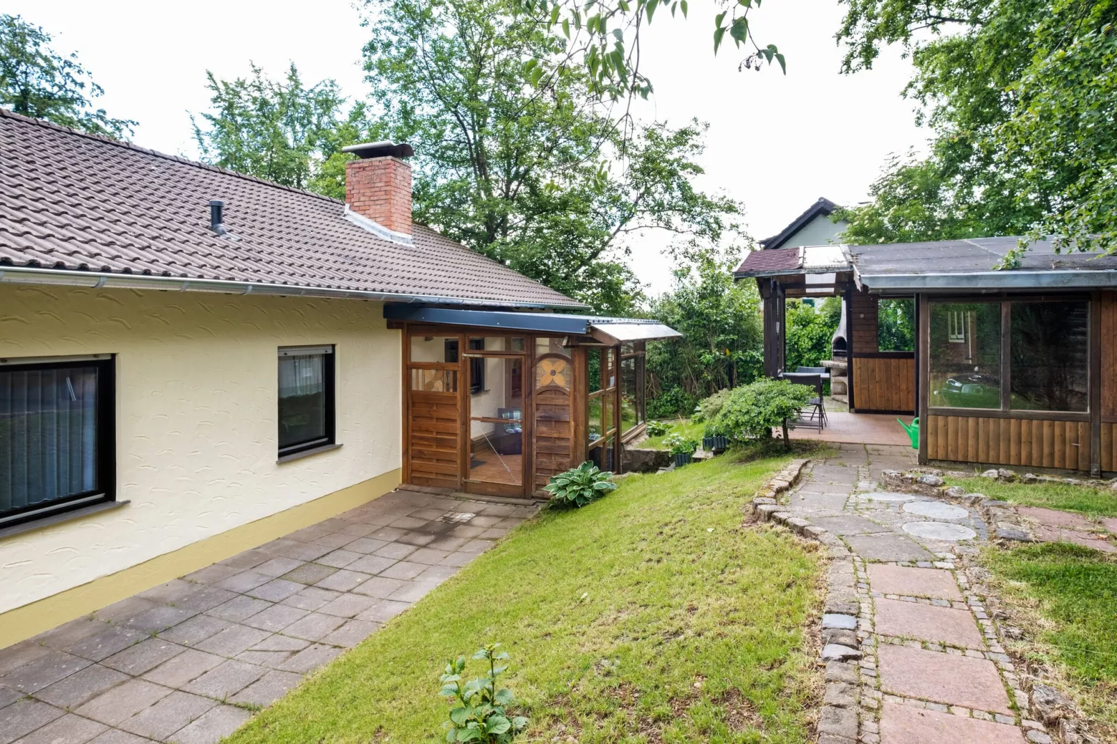 Eifel-Ferienhaus Rita Romag-Gärten Sommer