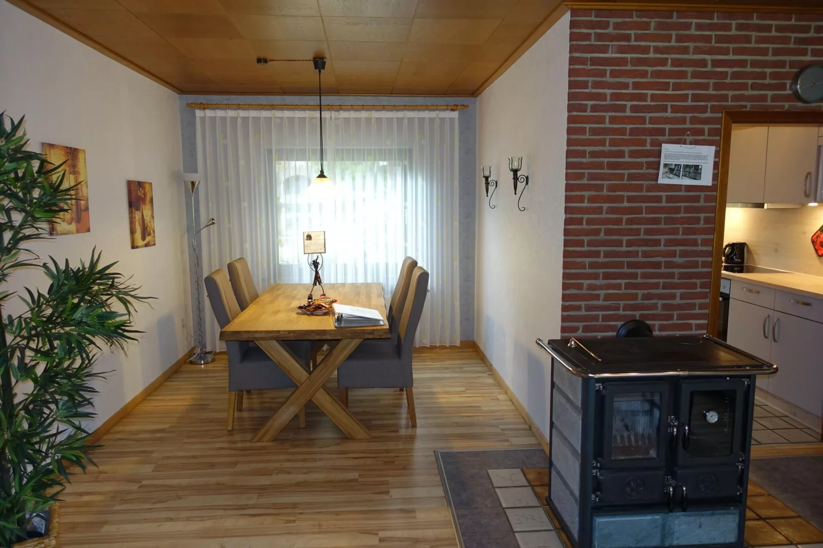 Eifel-Ferienhaus Rita Romag-Esszimmer