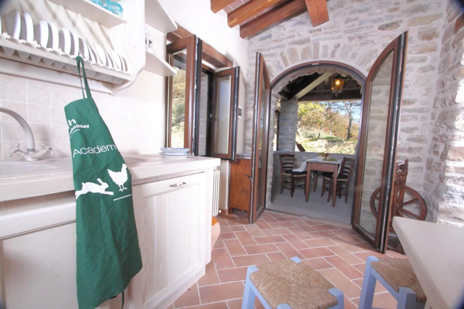 La Rocca Estate-Kitchen