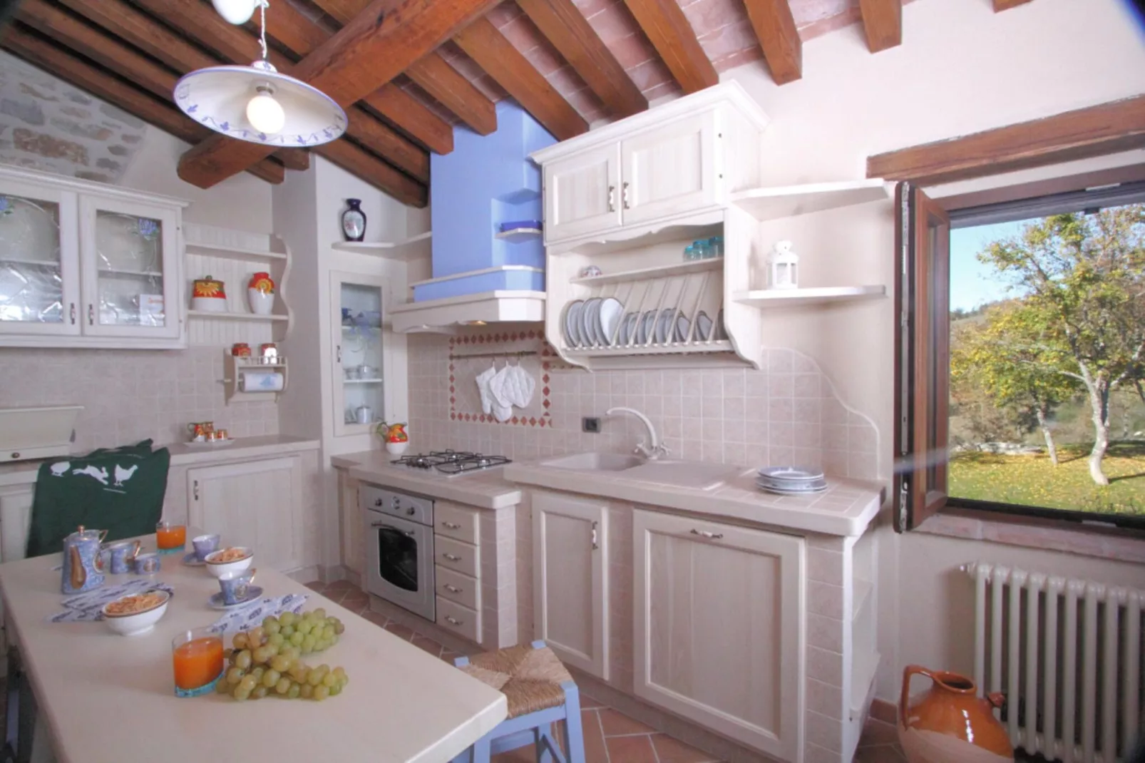 La Rocca Estate-Kitchen