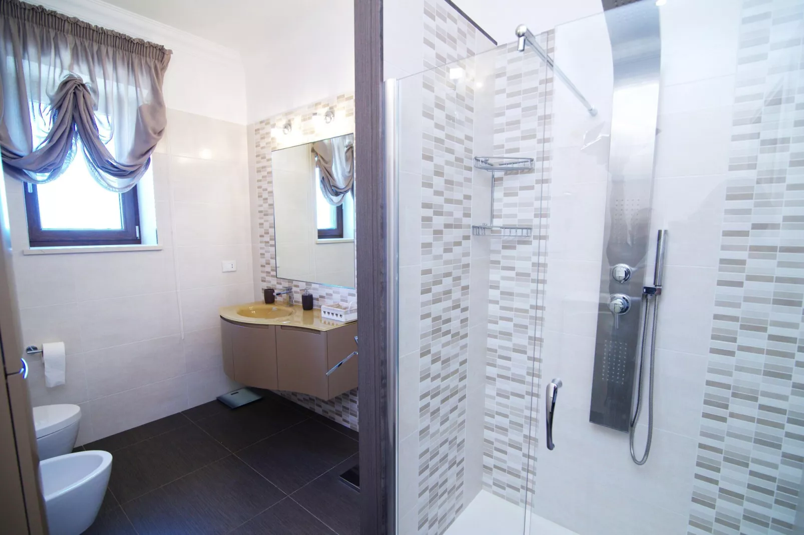 Luxury Vale Villa Locorotondo-Bathroom