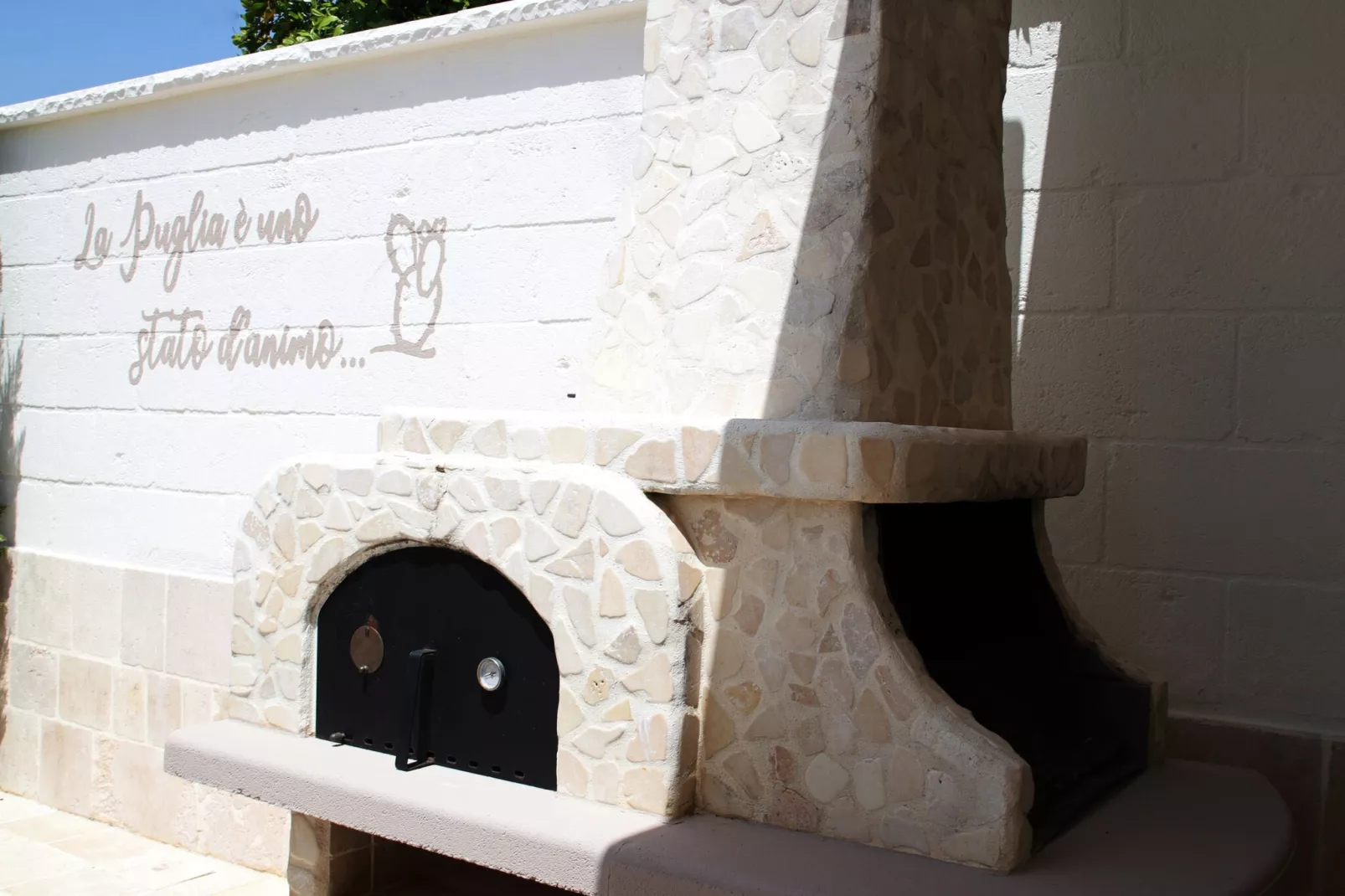 Luxury Vale Villa Locorotondo-Gardens summer