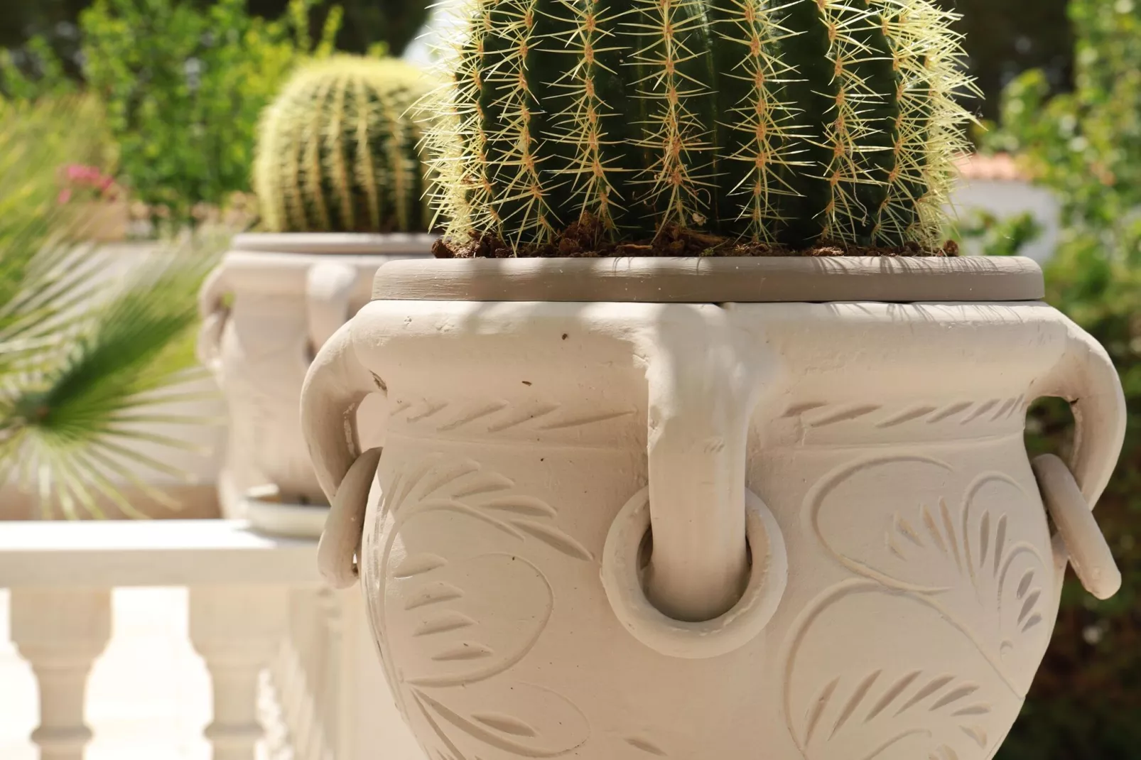 Luxury Vale Villa Locorotondo-Gardens summer