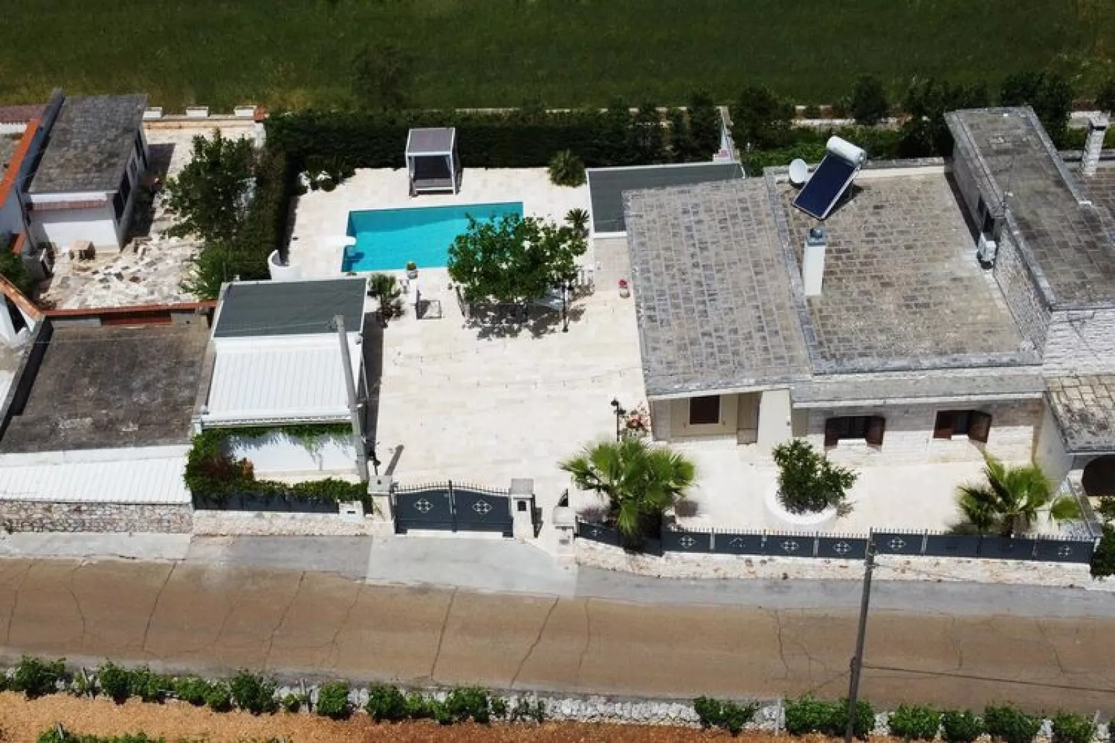 Luxury Vale Villa Locorotondo-Exterior summer