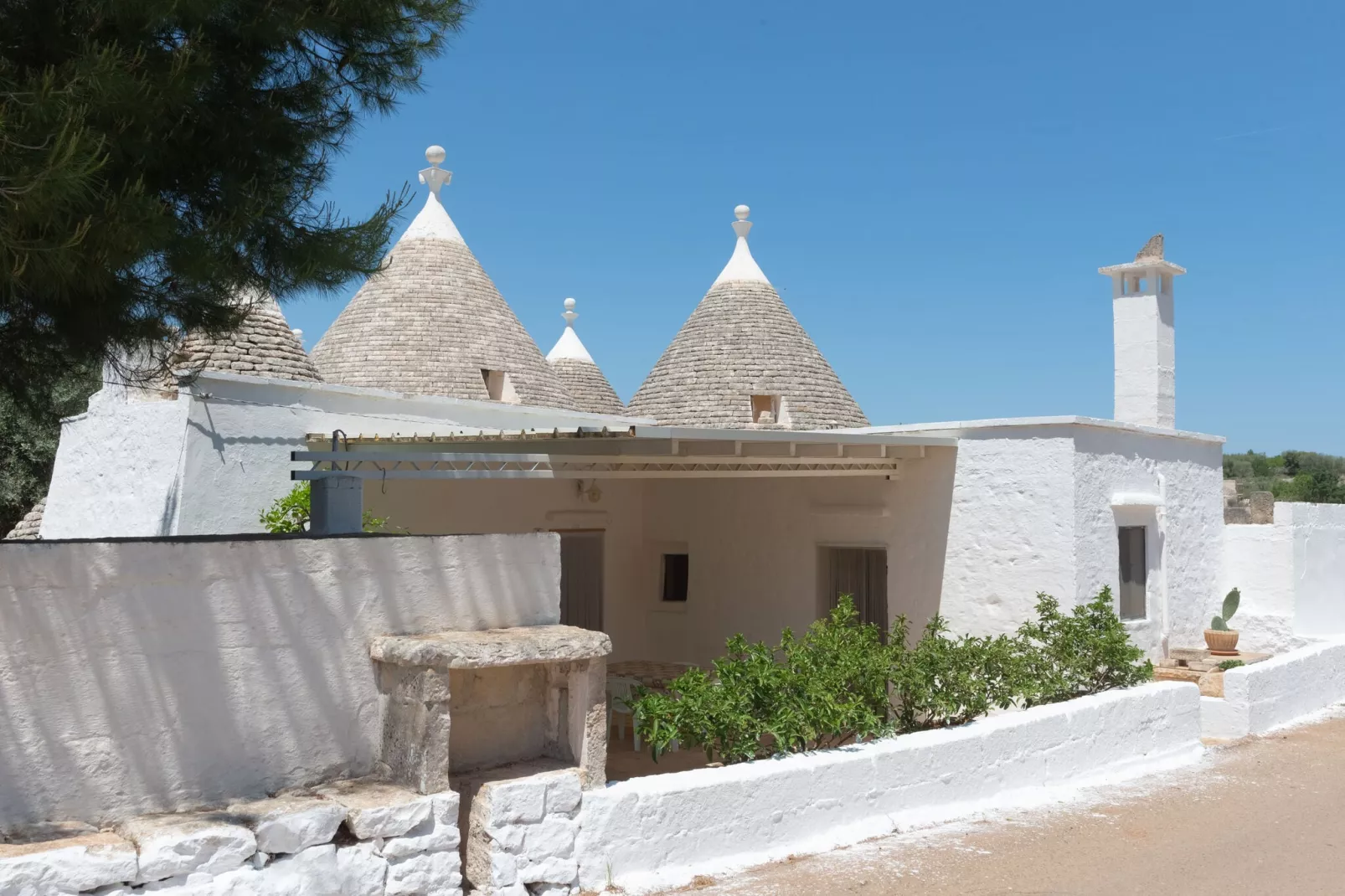 Trulli di Nonno Marco Cisternino-Exterior summer