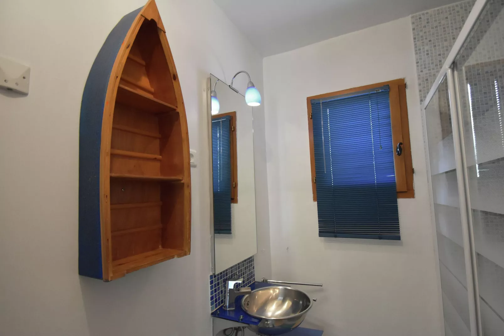 Les Chênes- SAINT-BRÈS-Bathroom
