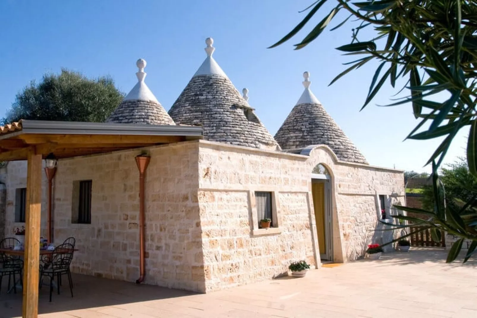 Trullo Filippo Ostuni-Außenbereich Sommer