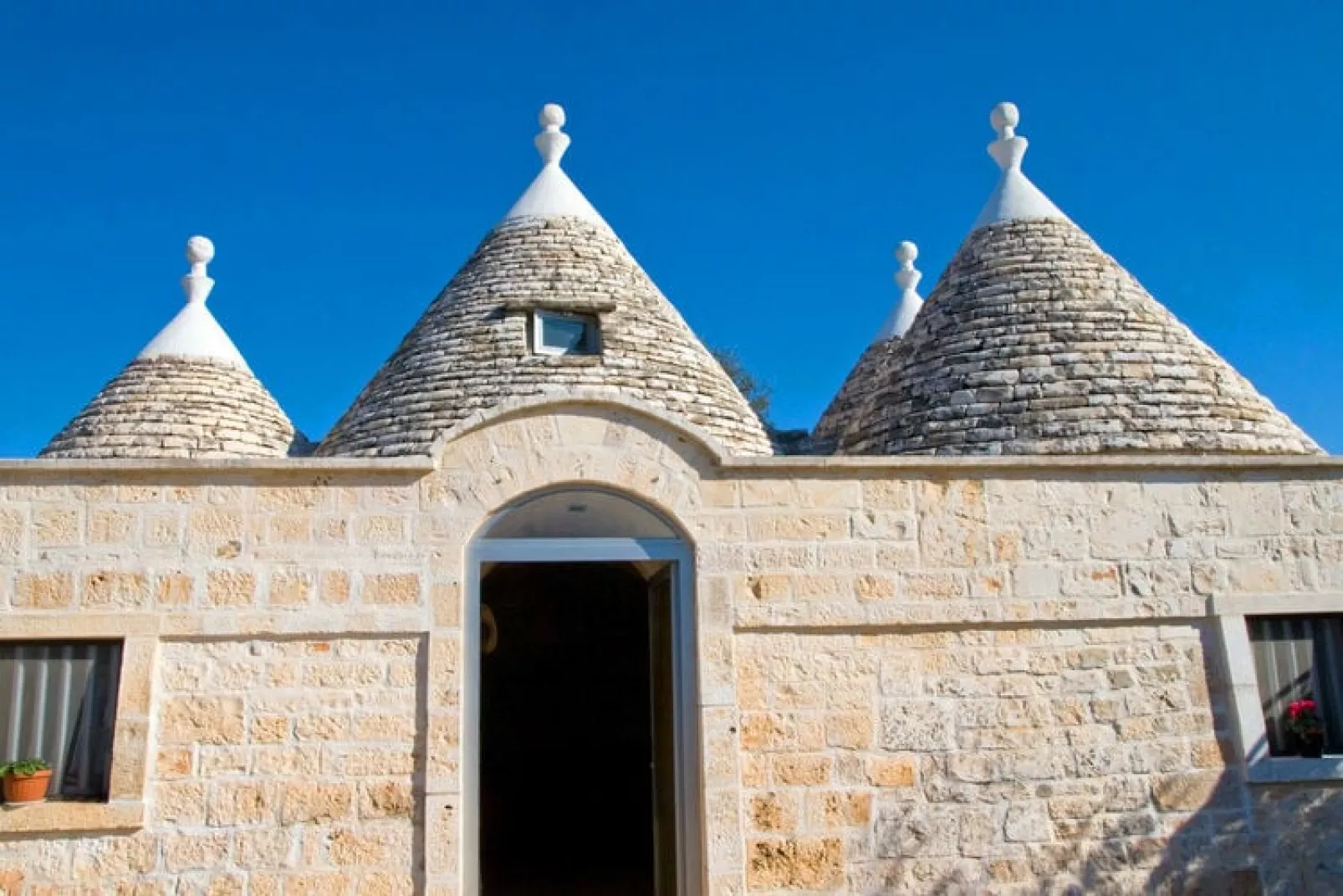 Trullo Filippo Ostuni-Außenbereich Sommer