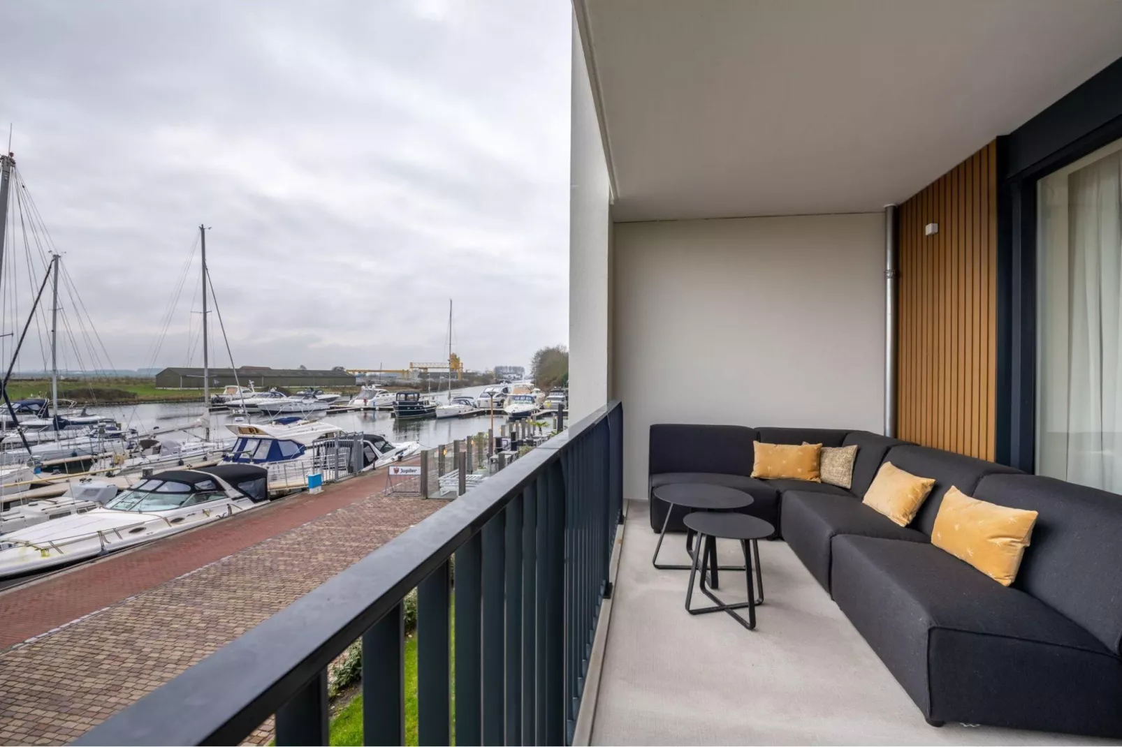 Harbour Loft1J-havenzicht-View summer