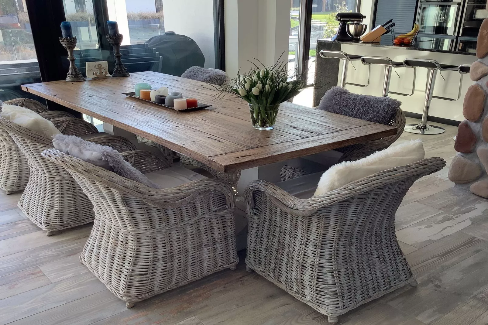 Sara's Boathouse 372-Dining room