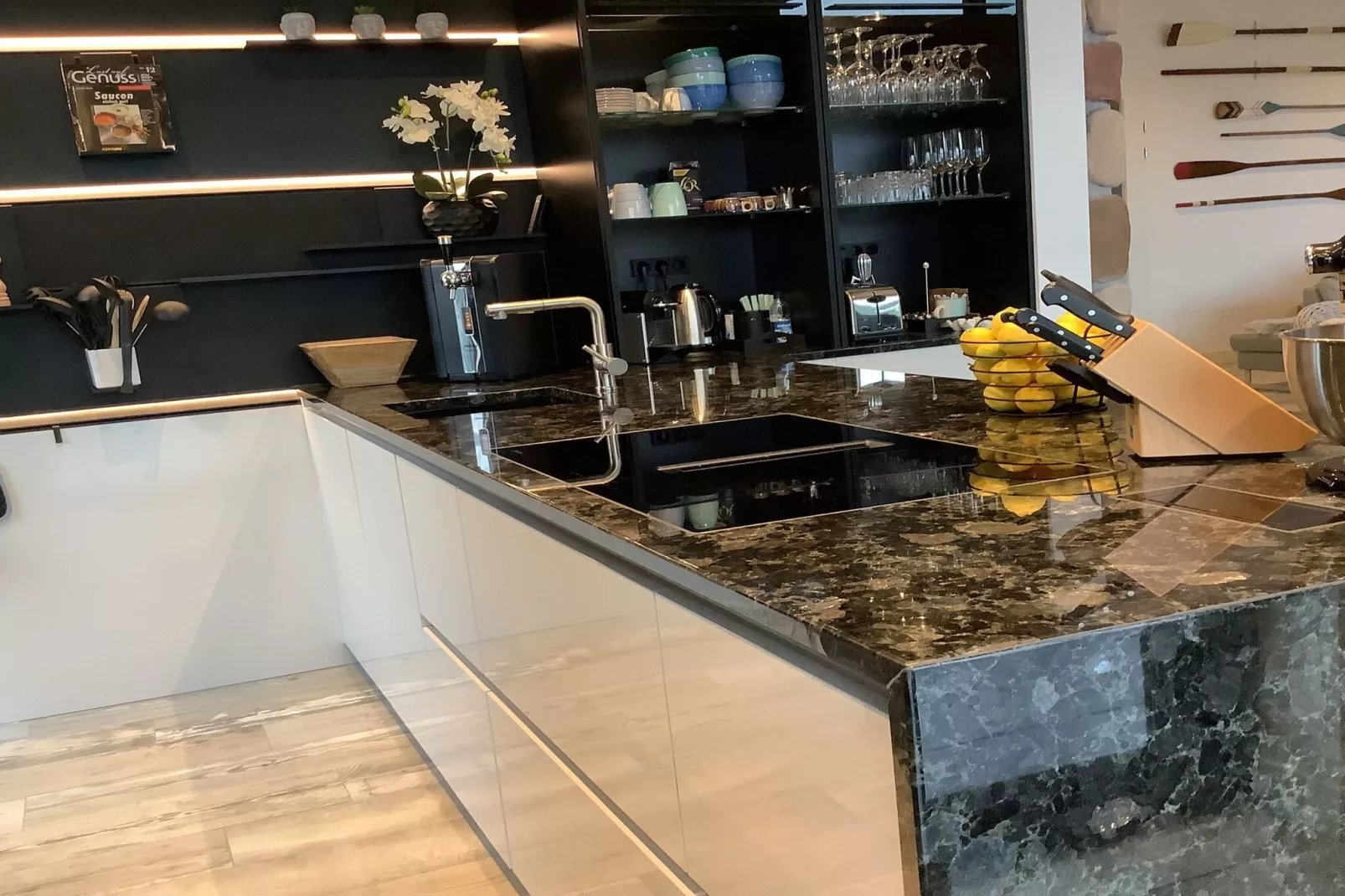 Sara's Boathouse 372-Kitchen