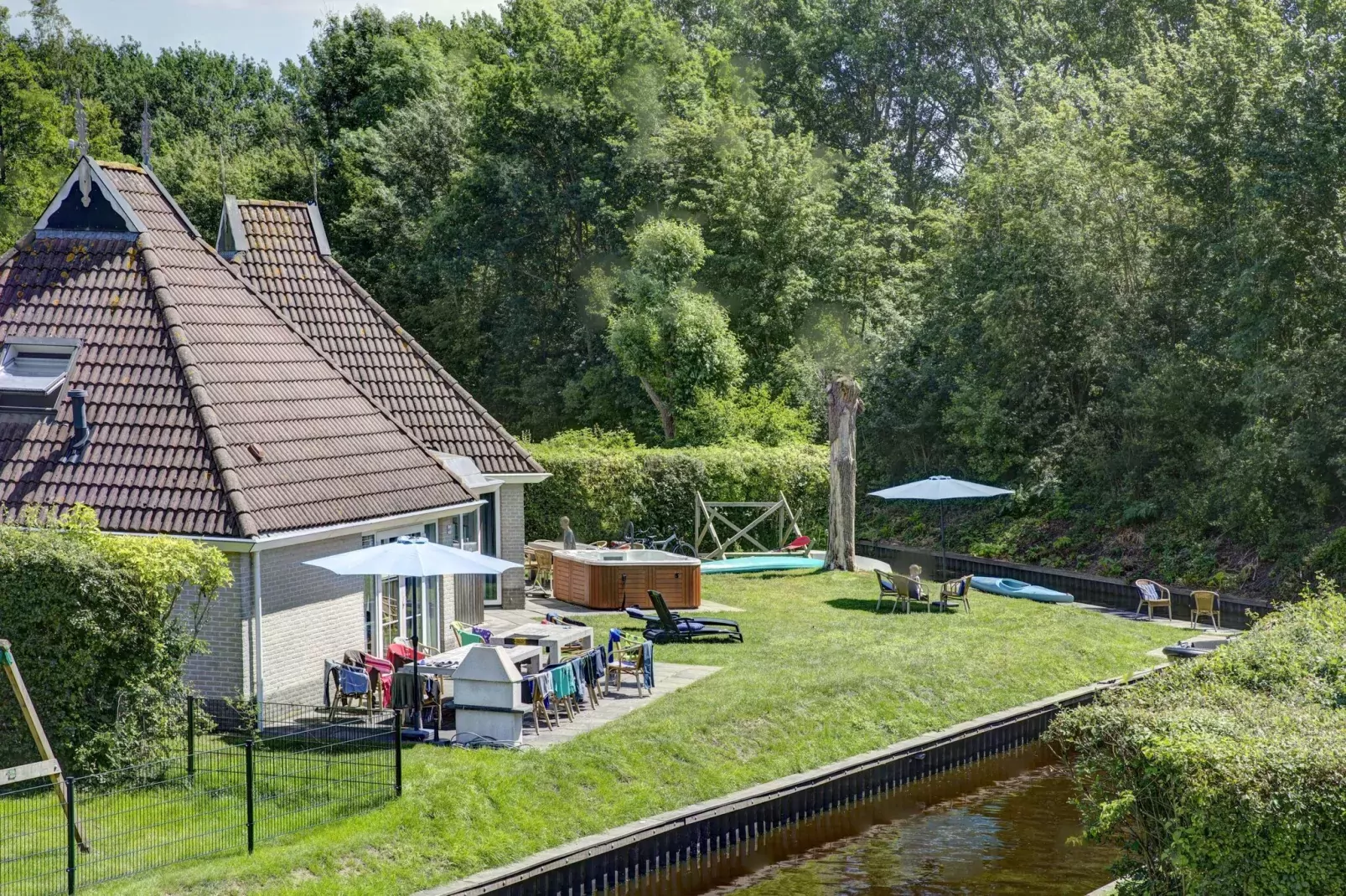 Grand Sechstjin Wellness de luxe met sauna en buitenspa-Extérieur été
