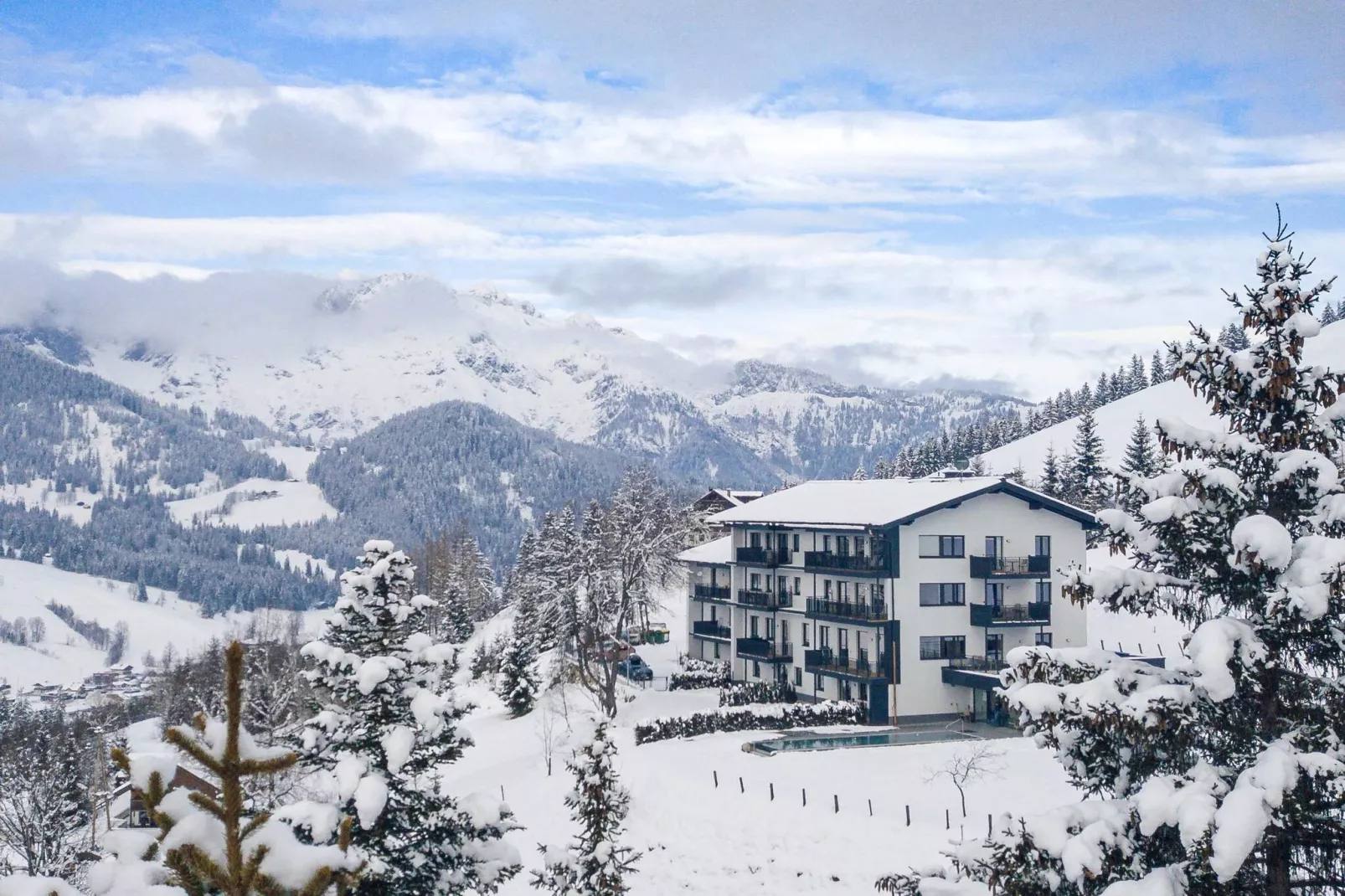 Hideaway Dachstein West 3-Exterior winter