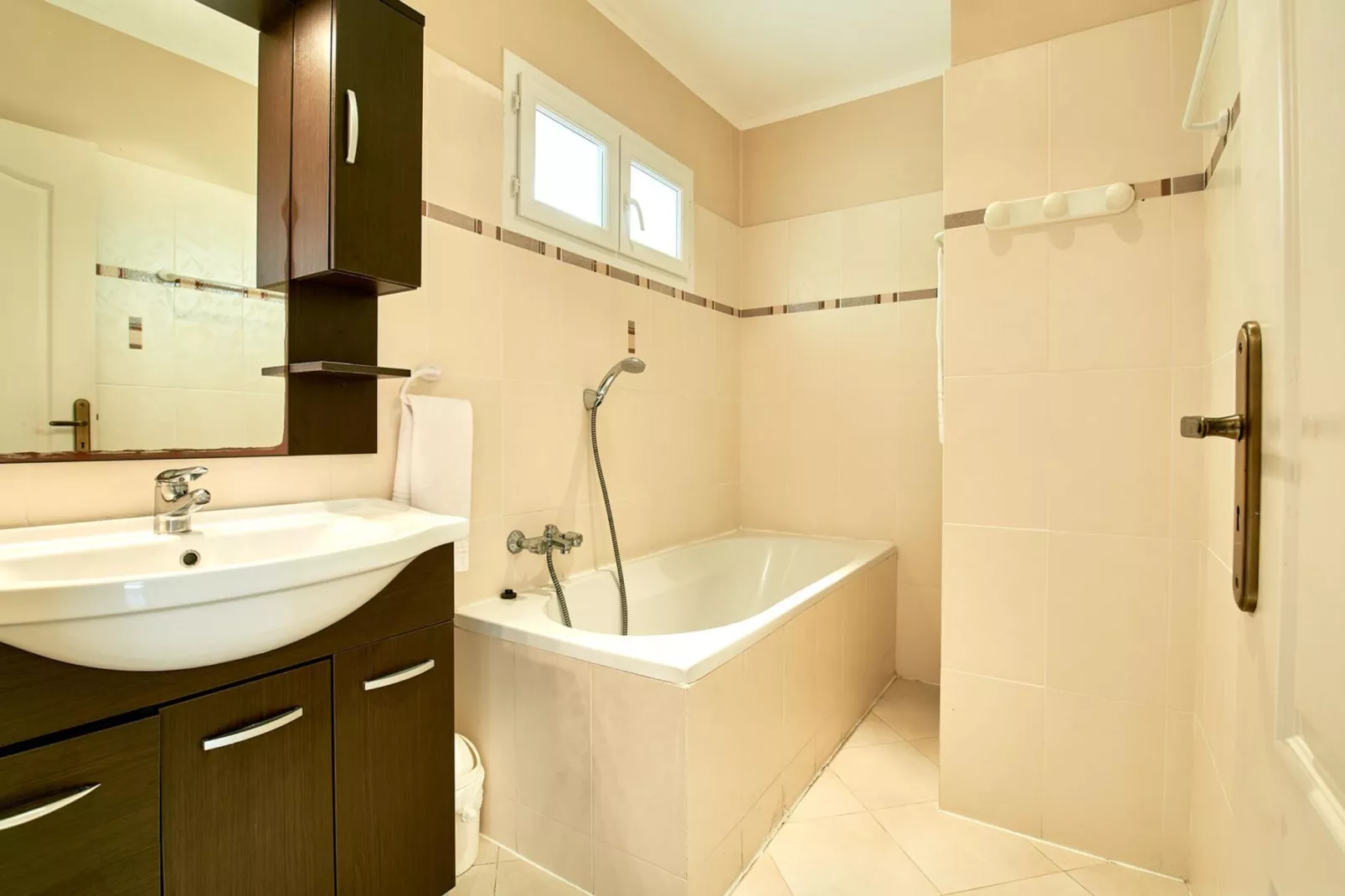 Lisa Maria-Bathroom