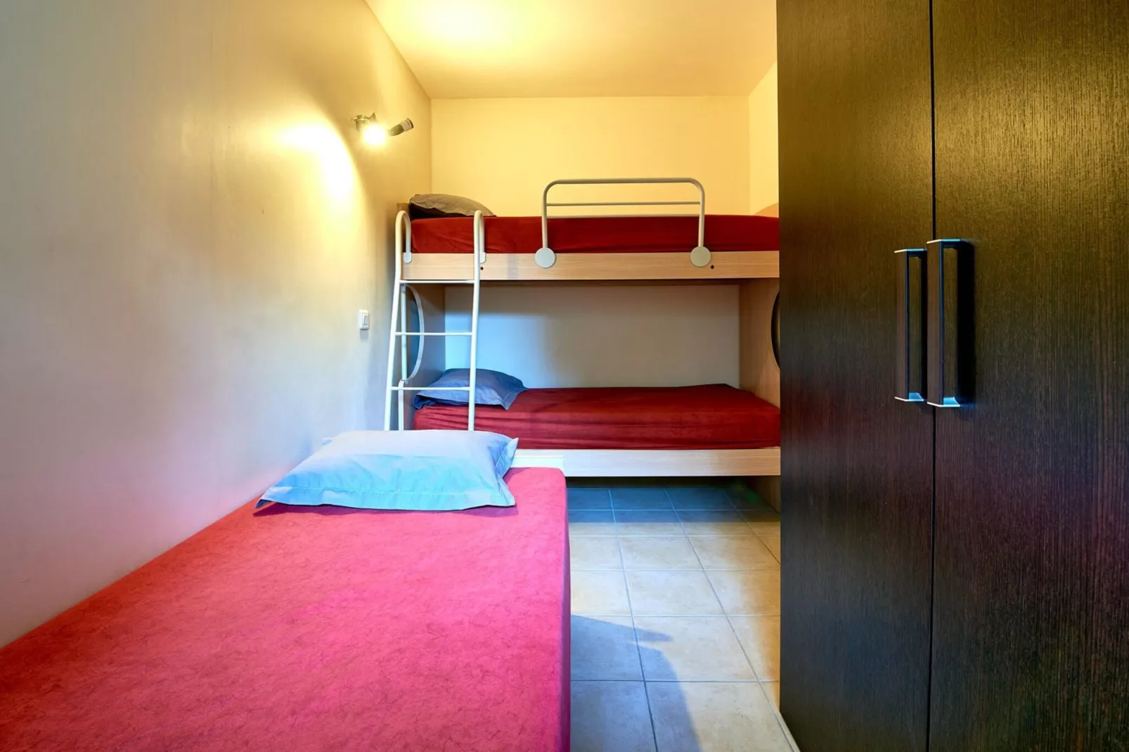Lisa Maria-Bedroom