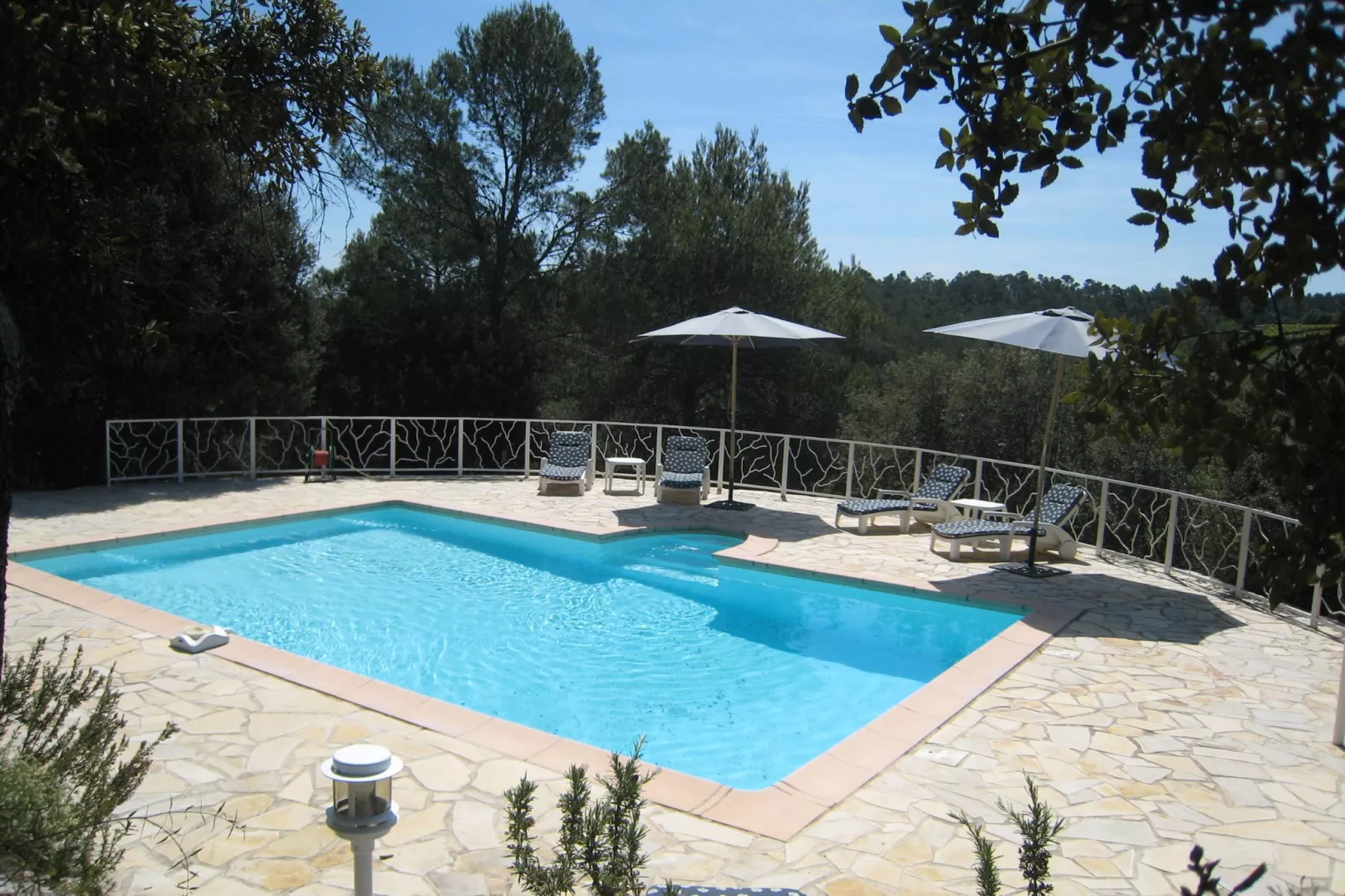 Bergerie Caseneuve-Pool