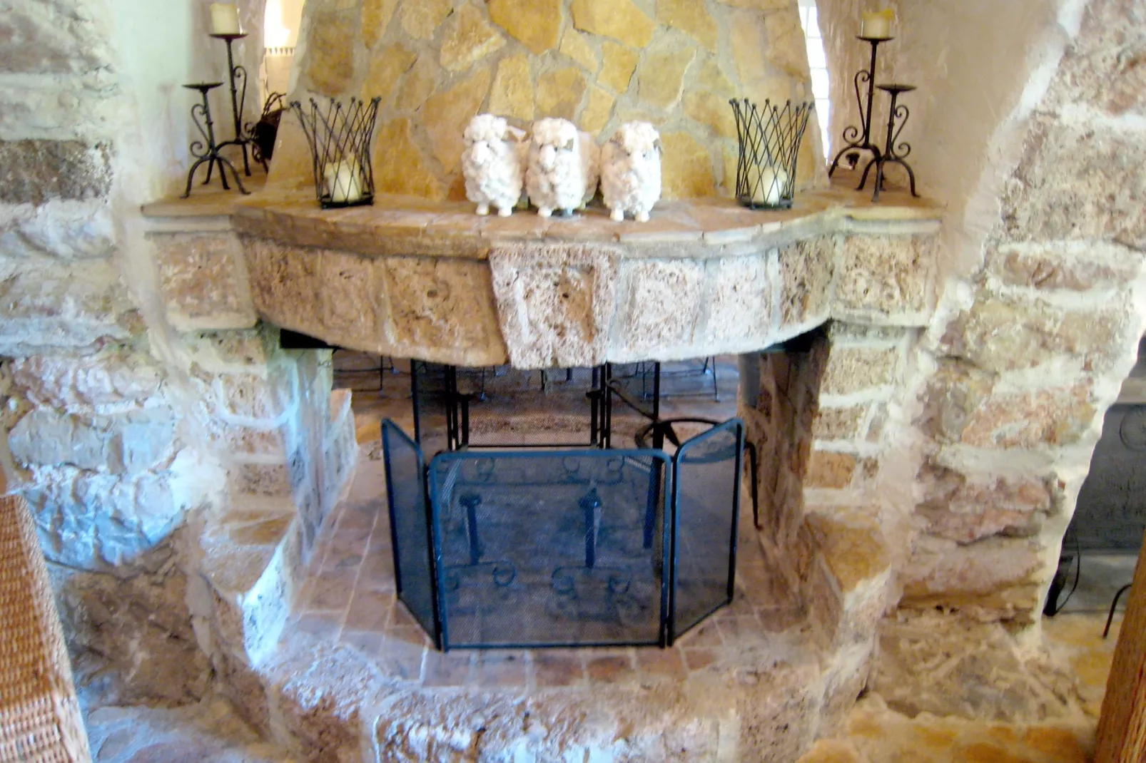 Bergerie Caseneuve-Living room