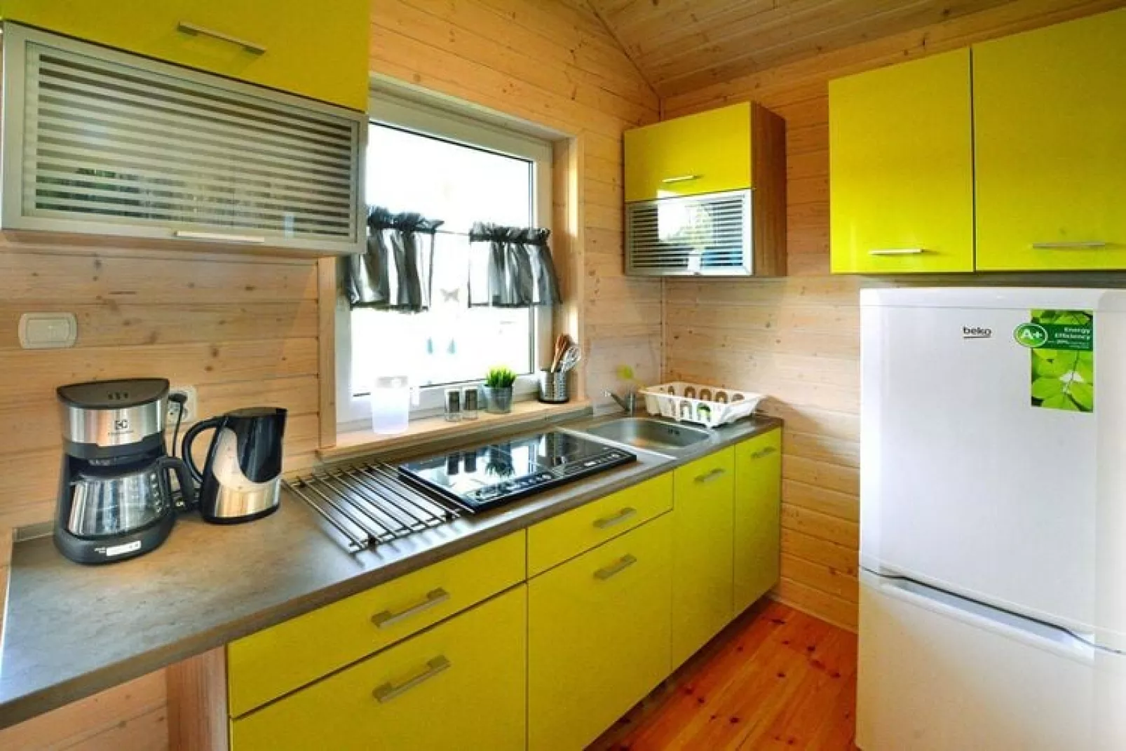 Domki wakacyjne przy basenie Jarosławiec-Kitchen