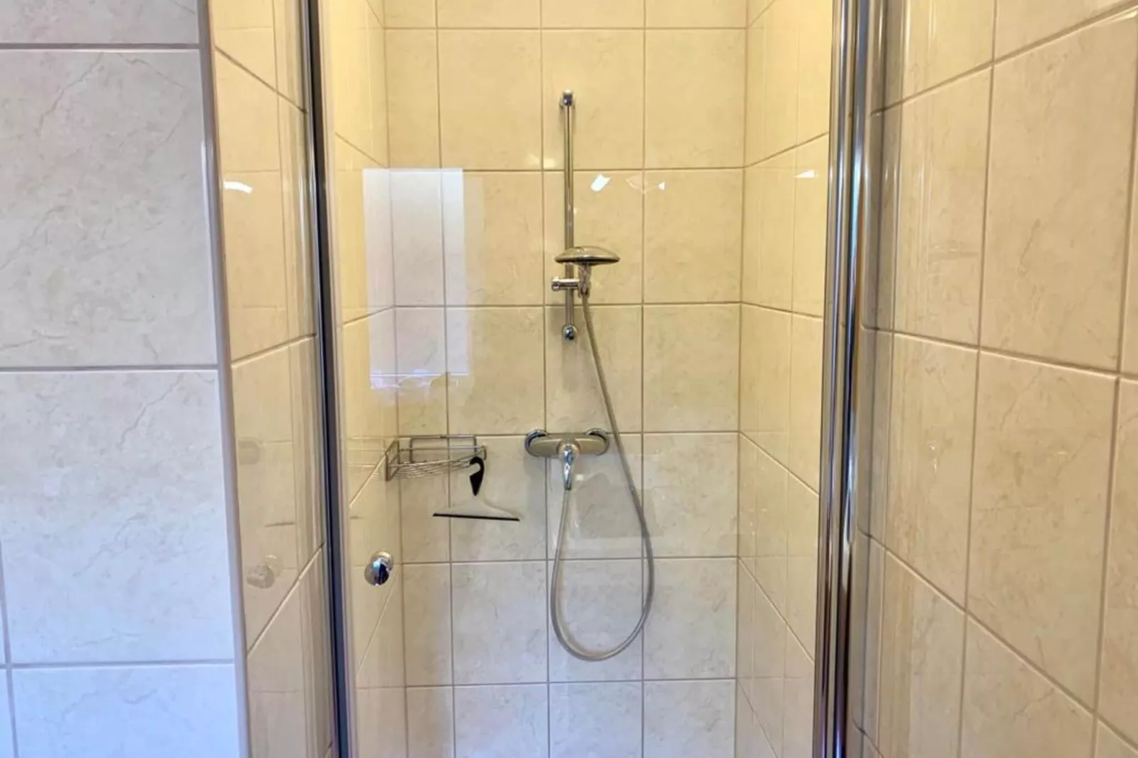 Apart Annabell-Bathroom