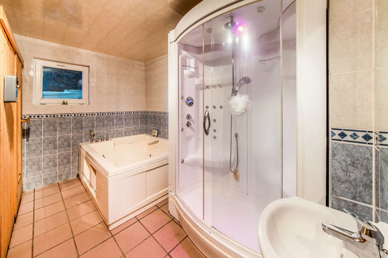 Sol Batire-Bathroom