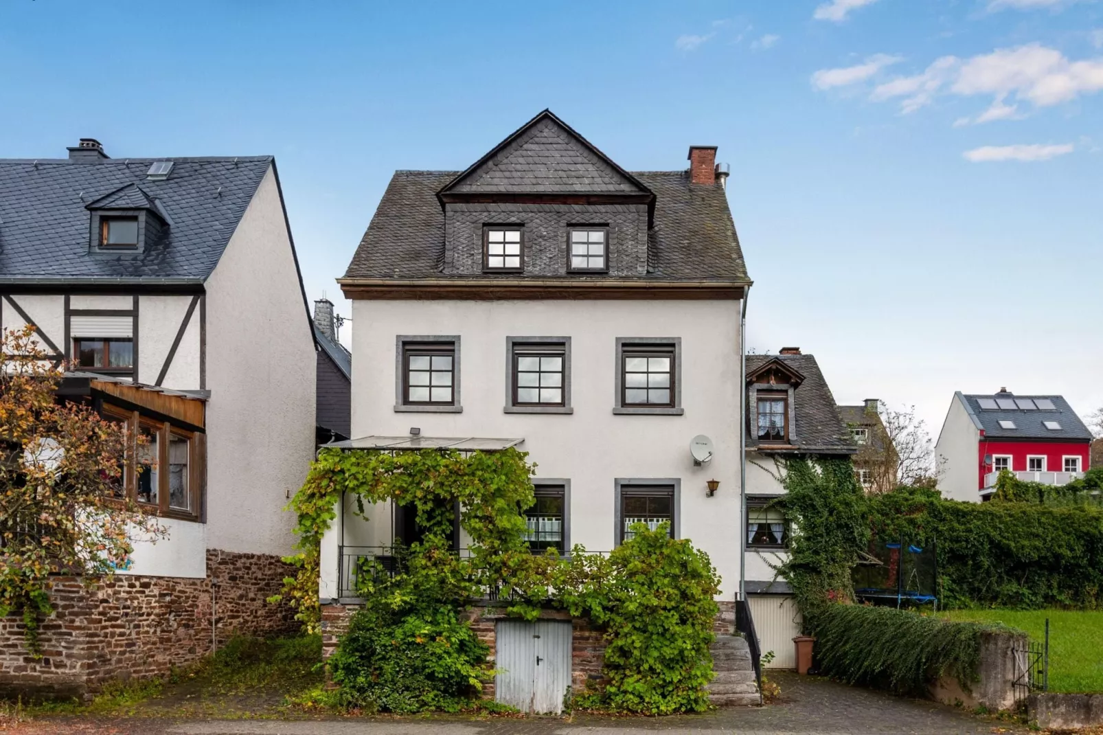 Ferienhaus mit Moselblick-Exterior summer