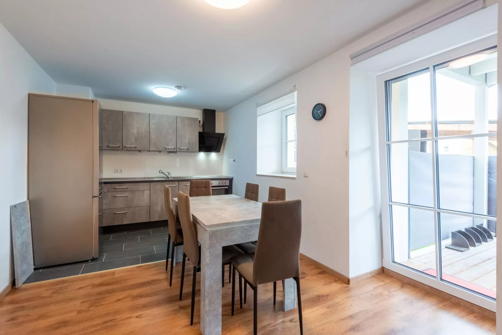 Ferienwohnung Haunsheim - rechts & links-Esszimmer