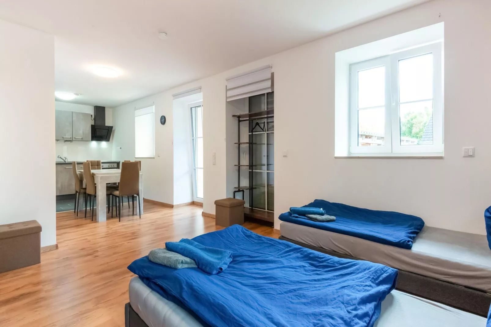 Ferienwohnung Haunsheim - rechts & links-Wohnzimmer